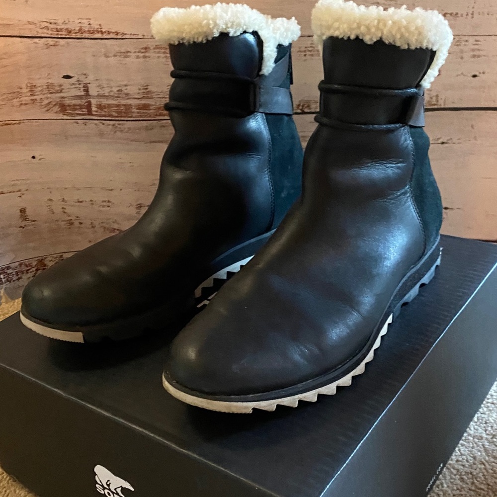 Sorel Women’s Harlow Cozy Booties Boots